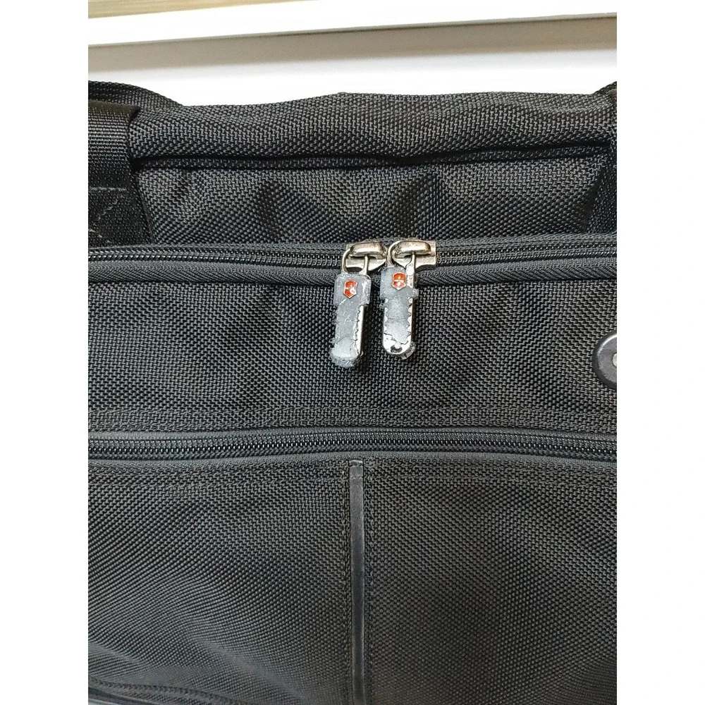 Victorinox Black Expandable Business Laptop Bag Briefcase Zippered Trolly Tactic
